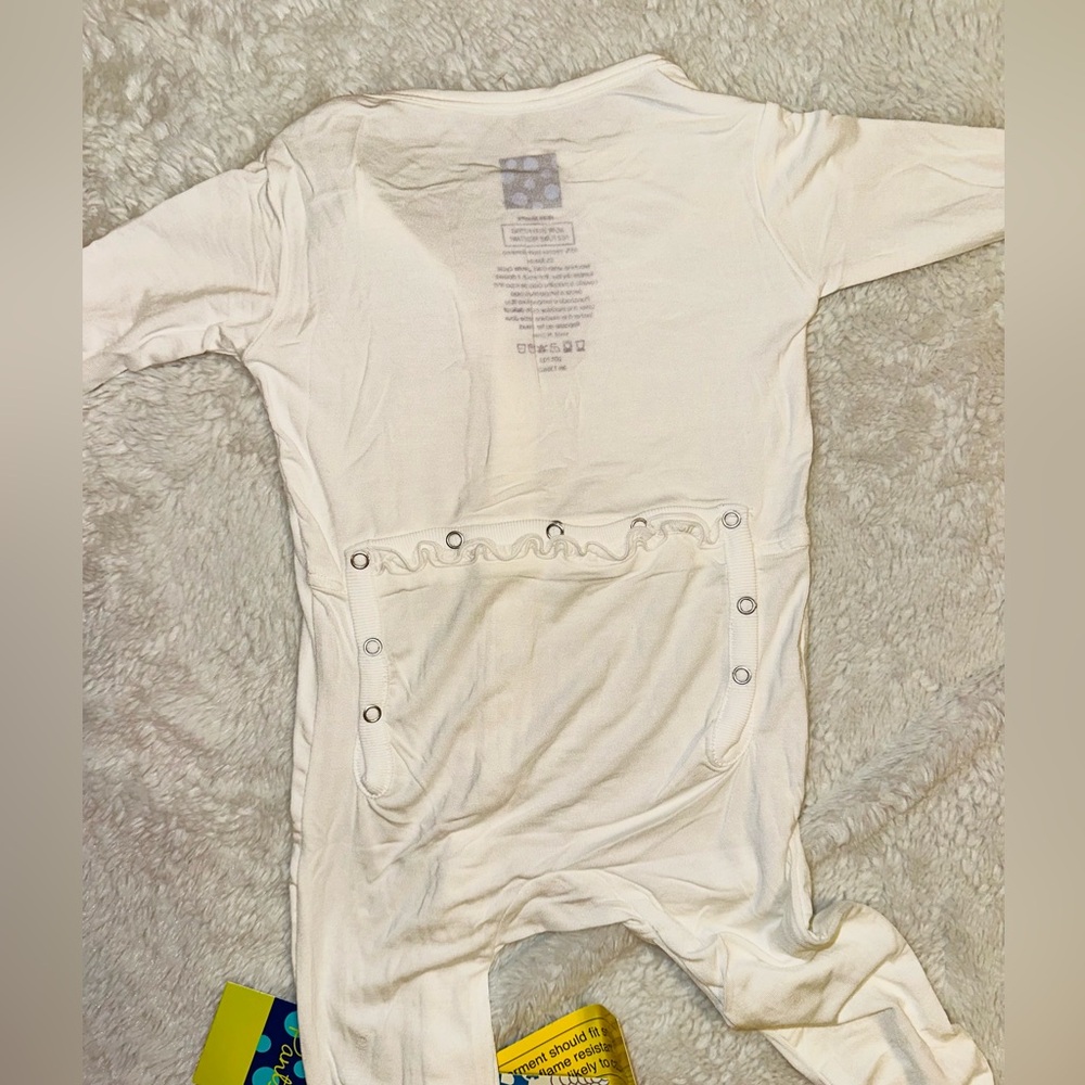NWT Kickee Ruffle Romper - Picture 3 of 4